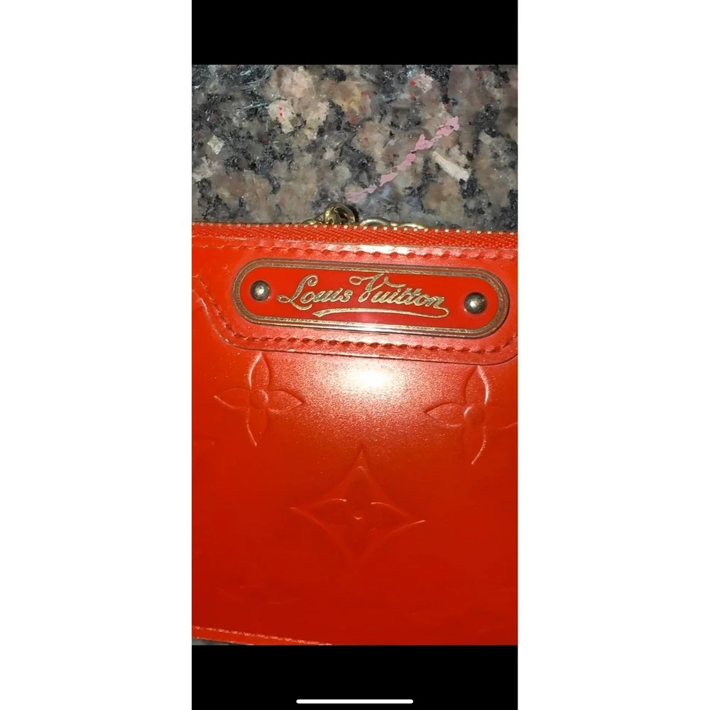 AUTHENTIC Louis Vuitton Vernis Key Pouch, Red